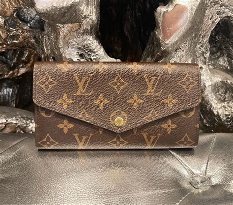 louis vuitton azur sarah wallet|louis vuitton wallet monogram.